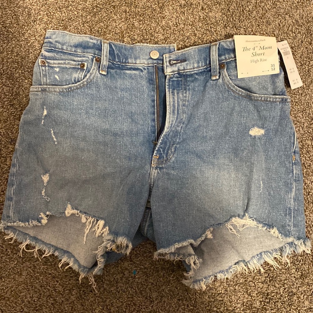 Brand new Abercombie high rise mom shorts
